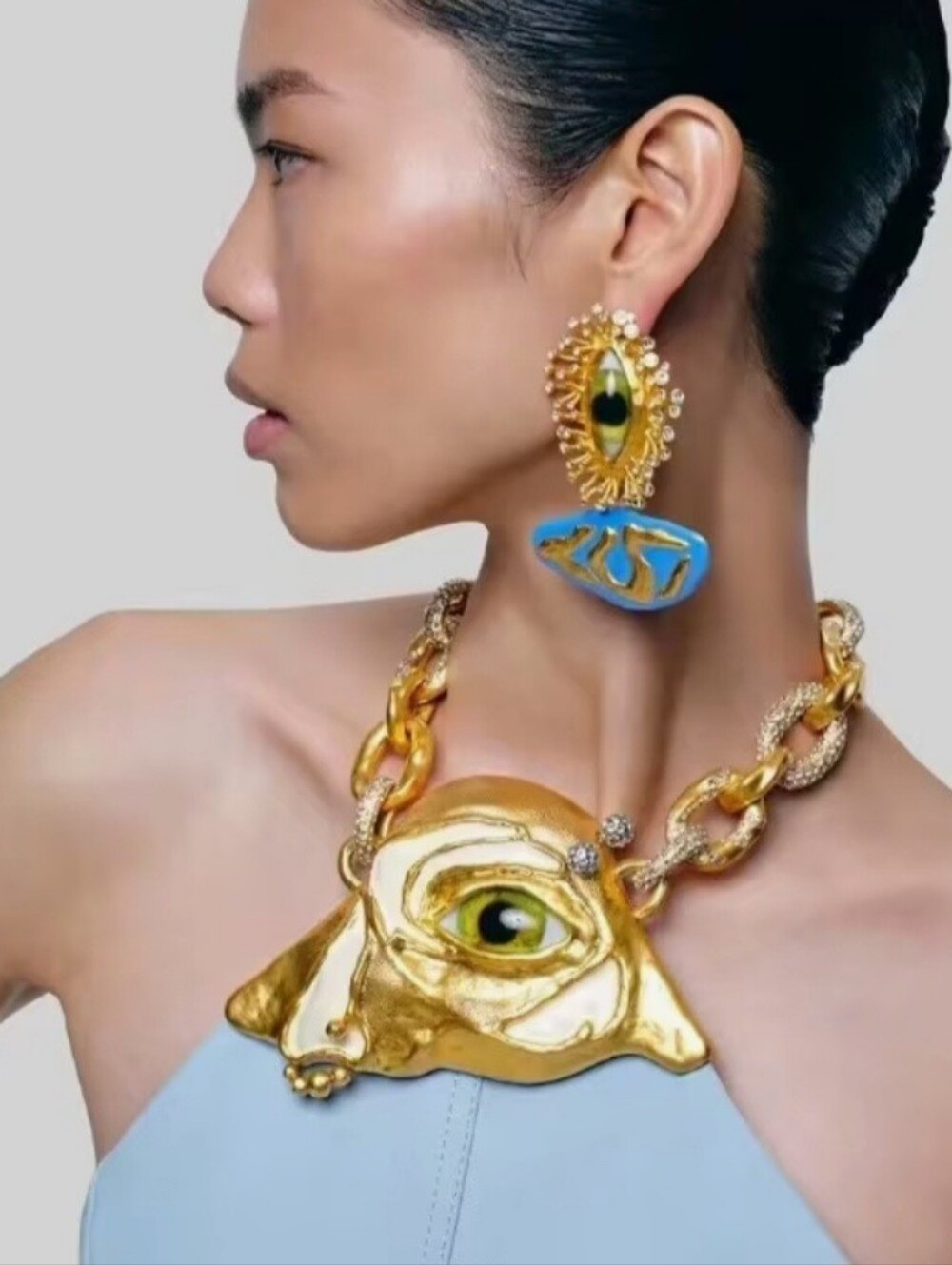 Statement Avant-Garde Surrealist Gold Eye Pendant Chain Necklace